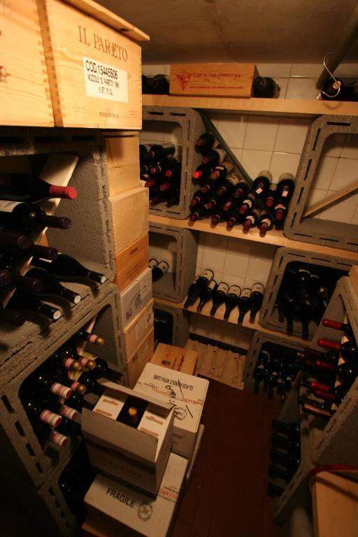 艾尔伯格阿德里安娜酒店 塞勒里古 外观 照片