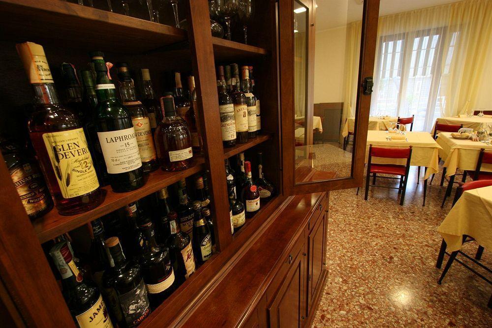 艾尔伯格阿德里安娜酒店 塞勒里古 外观 照片