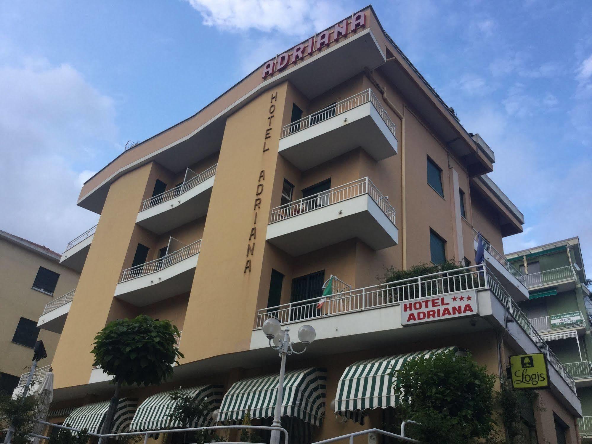 艾尔伯格阿德里安娜酒店 塞勒里古 外观 照片