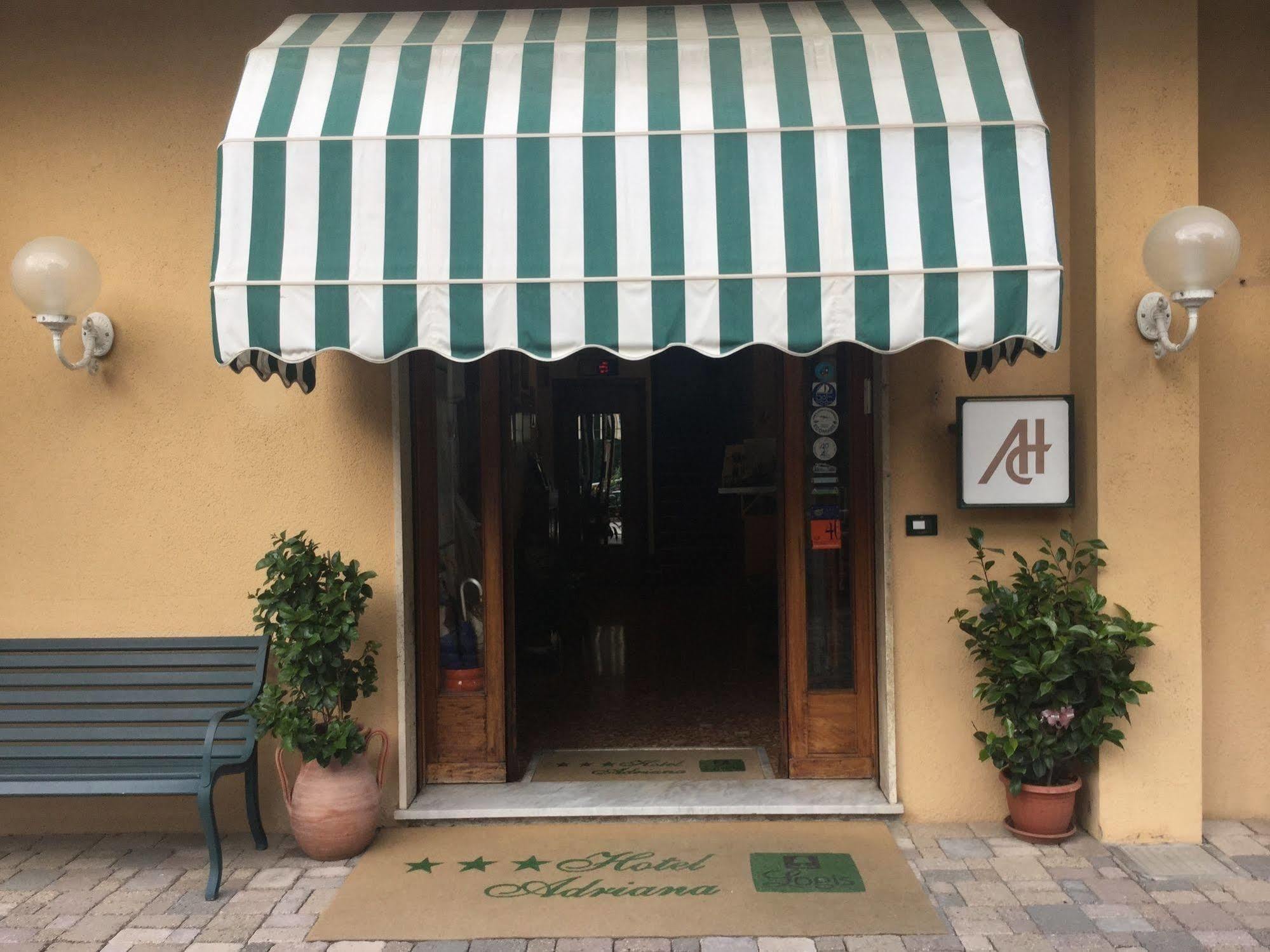 艾尔伯格阿德里安娜酒店 塞勒里古 外观 照片